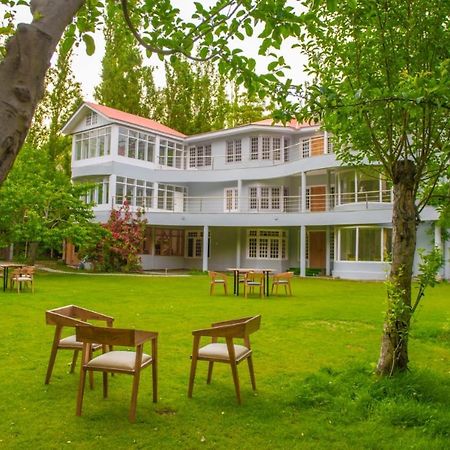 Hotel Reego Скарду Екстериор снимка