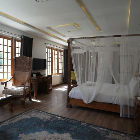 Hotel Reego Скарду Екстериор снимка