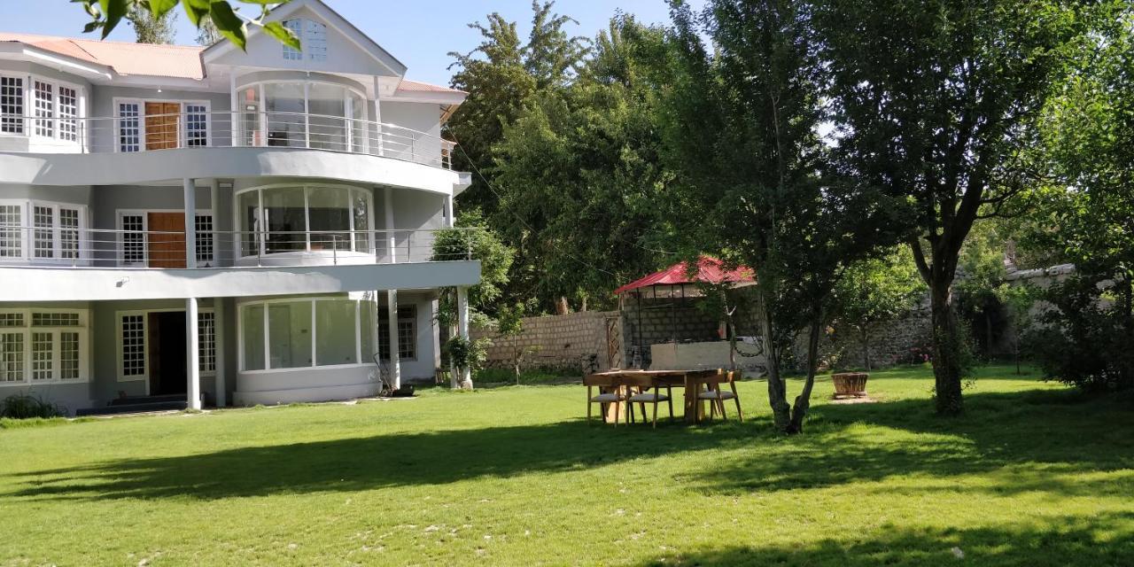 Hotel Reego Скарду Екстериор снимка