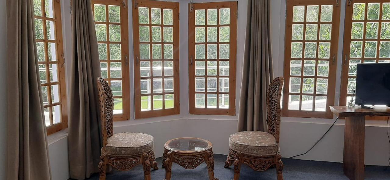 Hotel Reego Скарду Екстериор снимка