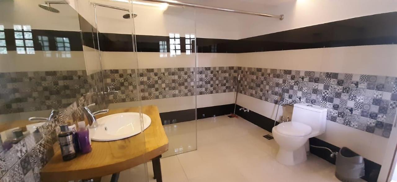 Hotel Reego Скарду Екстериор снимка