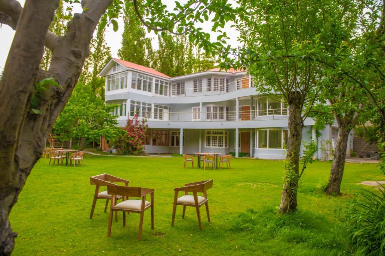 Hotel Reego Скарду Екстериор снимка