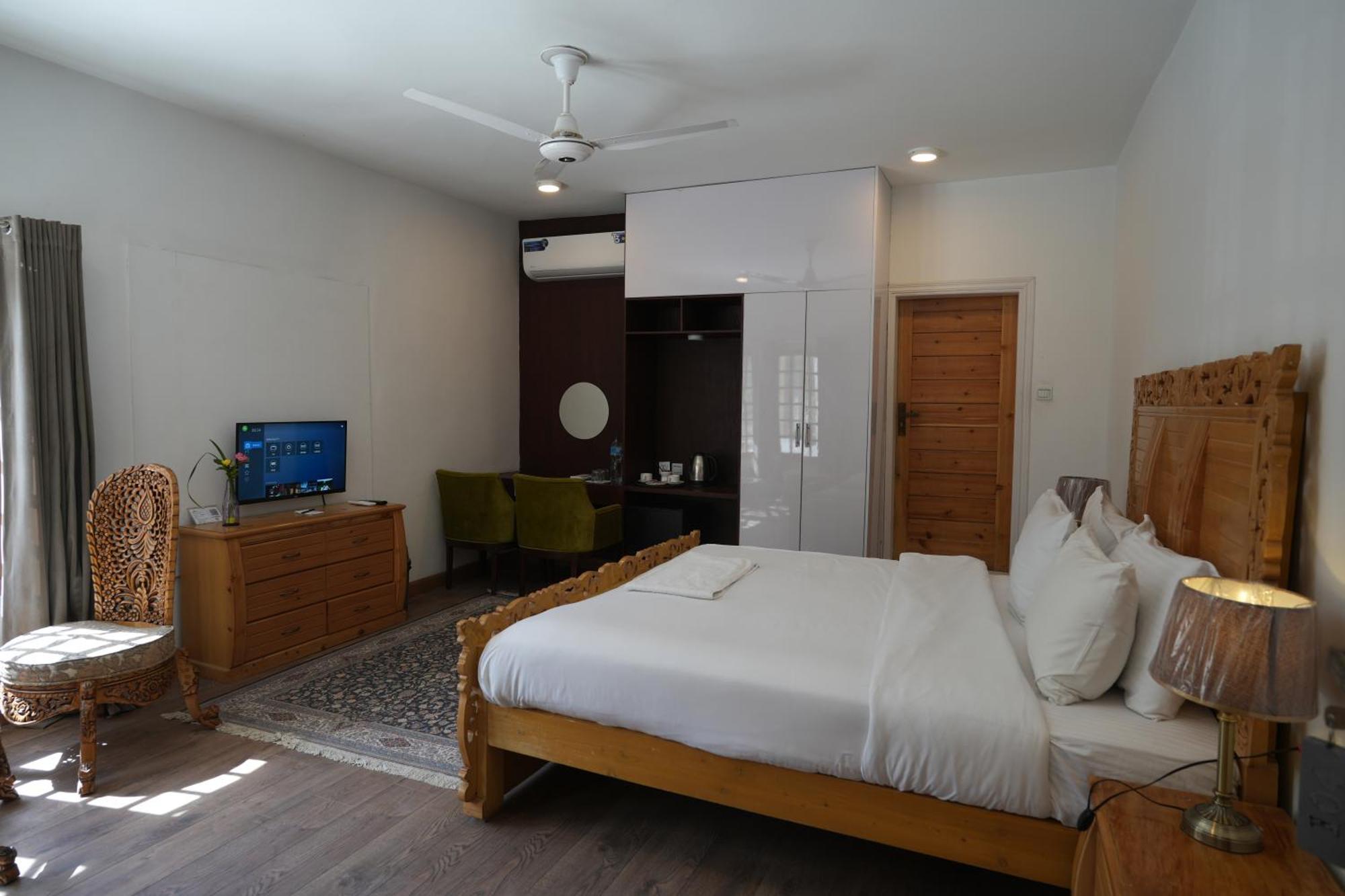 Hotel Reego Скарду Екстериор снимка