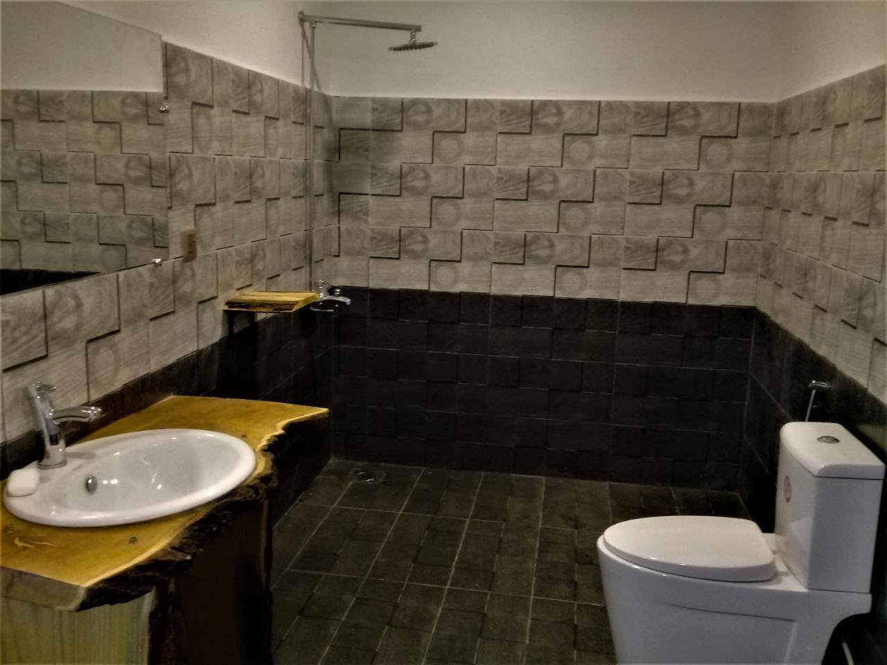 Hotel Reego Скарду Екстериор снимка