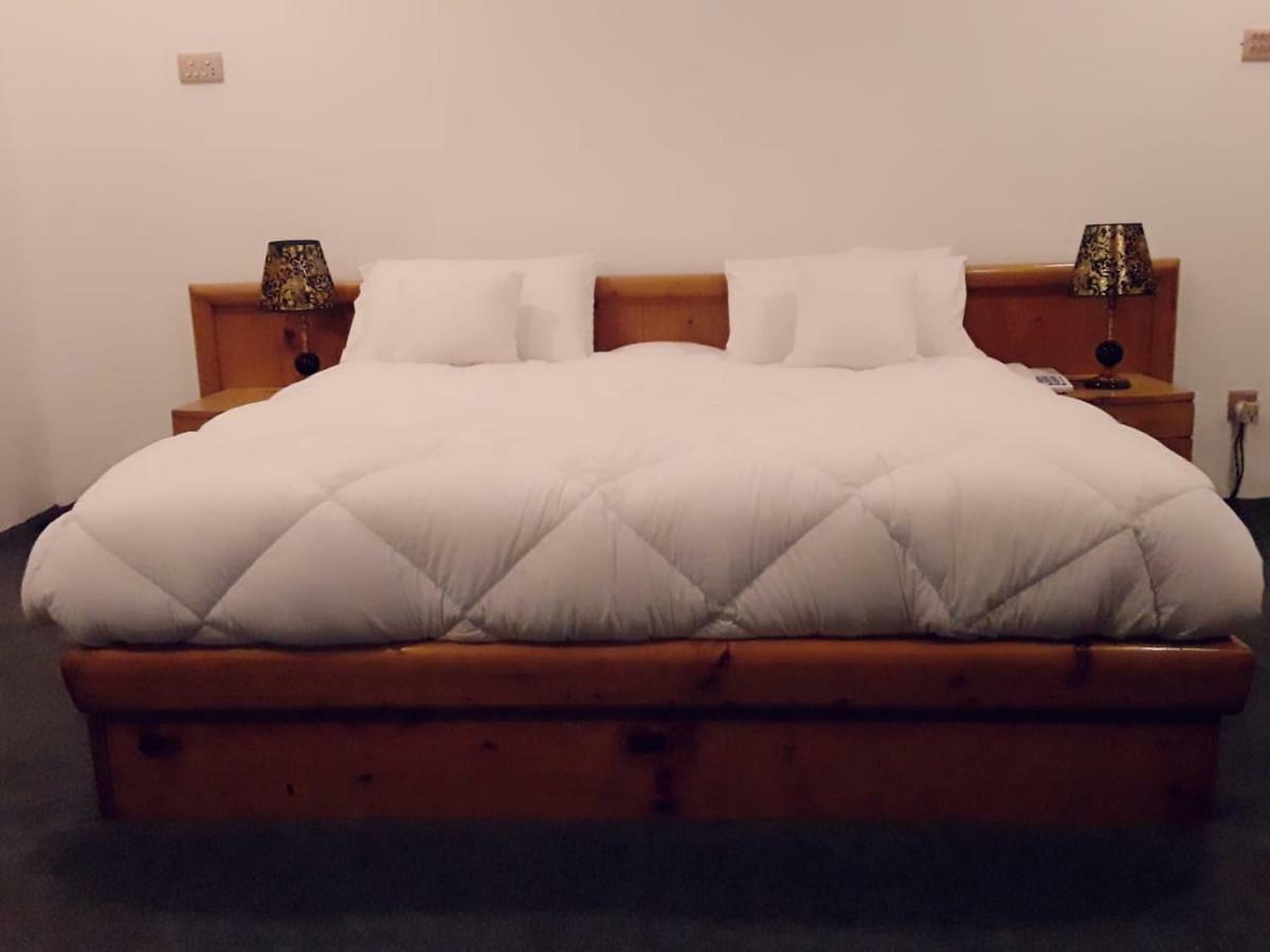 Hotel Reego Скарду Екстериор снимка