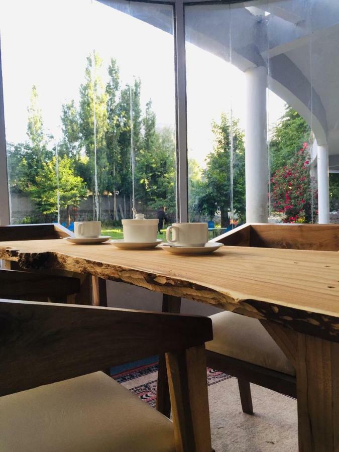 Hotel Reego Скарду Екстериор снимка